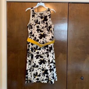 Jessica Howard black/white/yellow dress w/ belt
